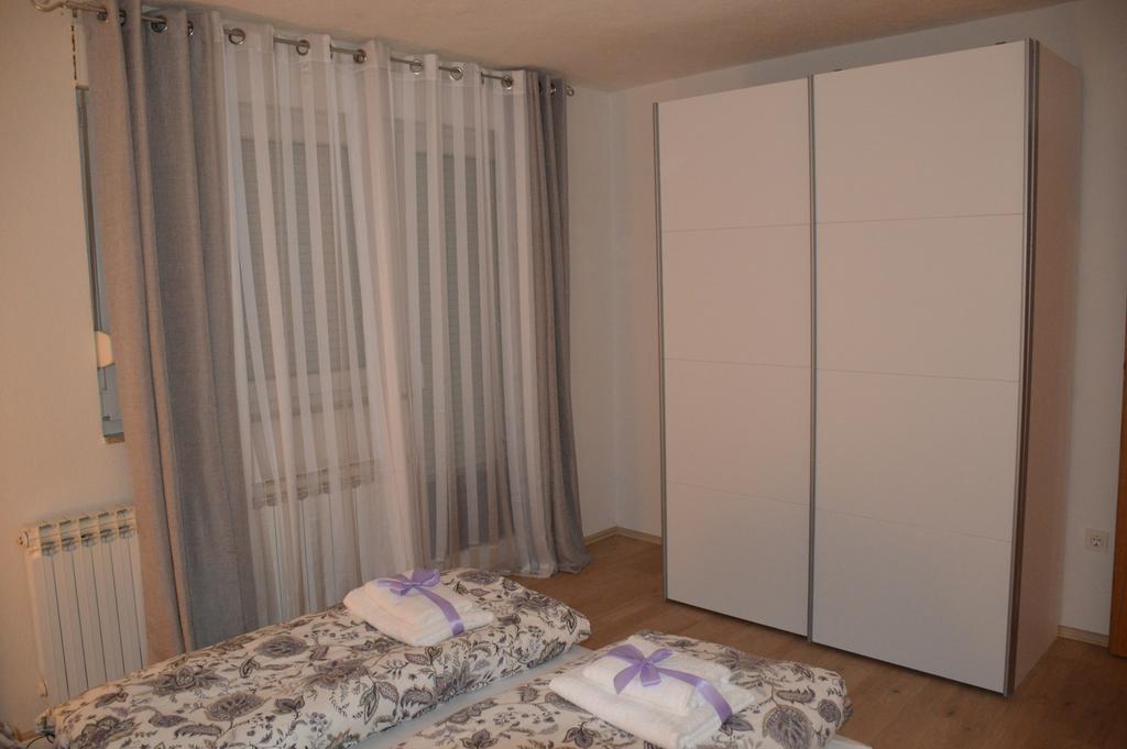 Apartment Loza Слунь Екстер'єр фото