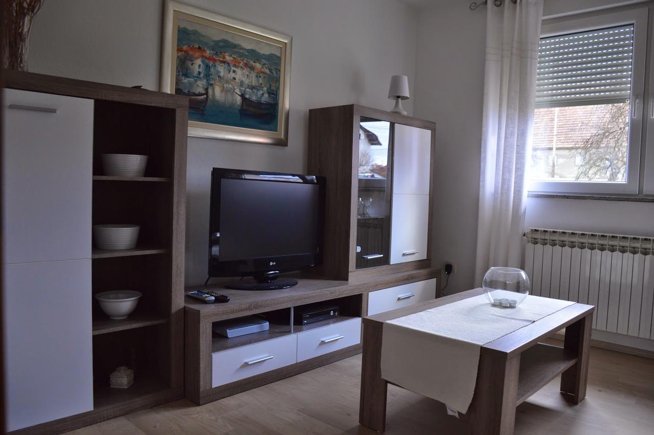 Apartment Loza Слунь Екстер'єр фото